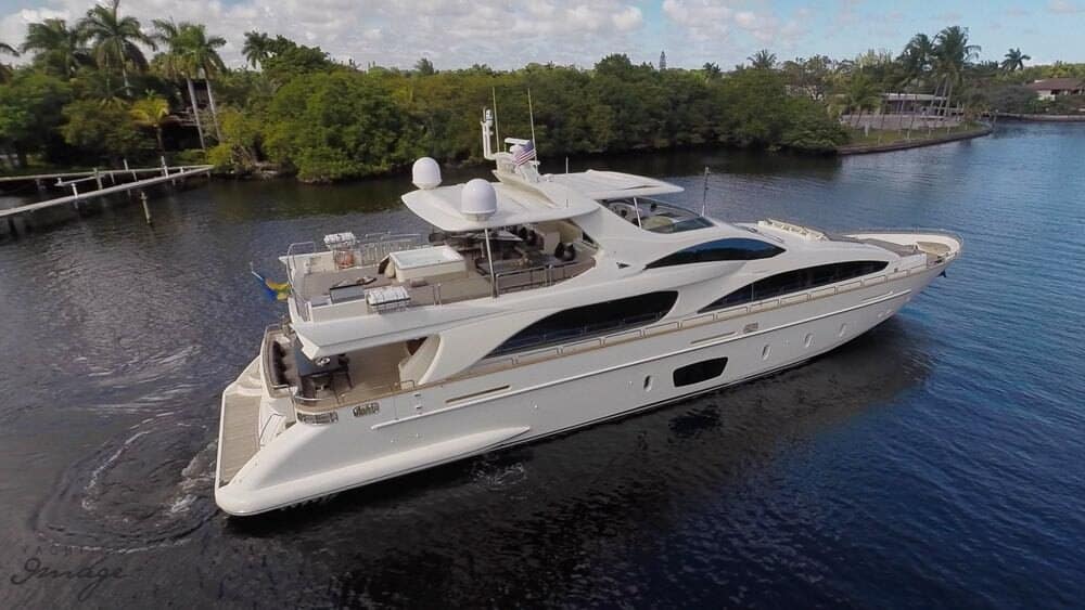 Azimut 105' Yacht Miami Blue Yacht Rental
