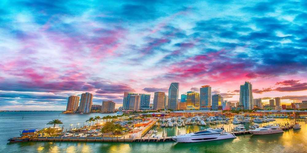 Mesmerizing Sunset on cruise with Miami yachting company