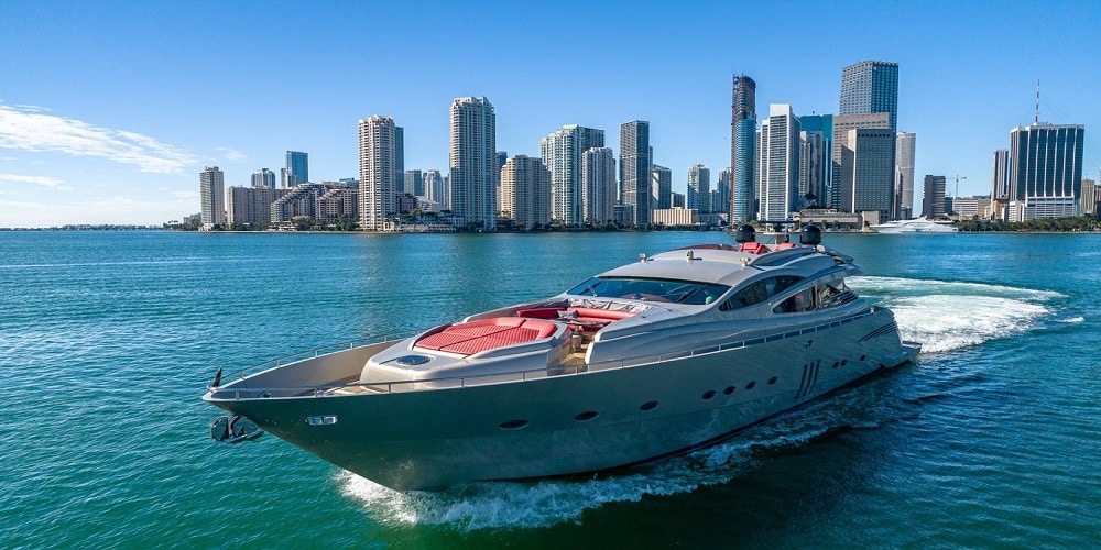 Enjoy yacht rides in Miami